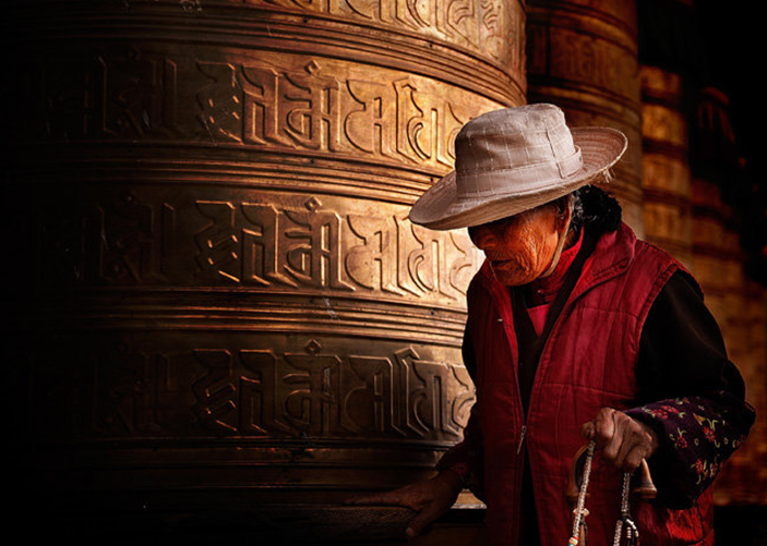 Tibetan Etiquettes and Taboos