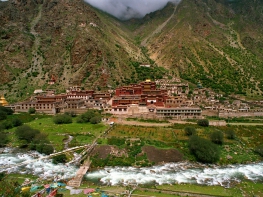 9 Days Tsurphu to Yangpachen Trek Tour